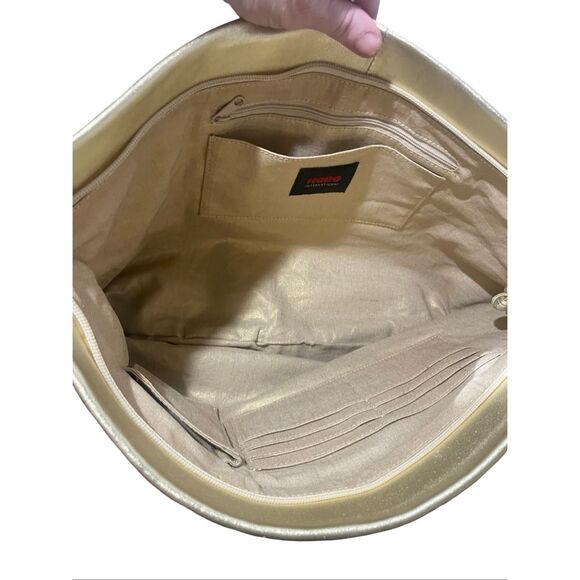 HOBO Int Large Metallic Clutch NWOT - Picture 7 of 8